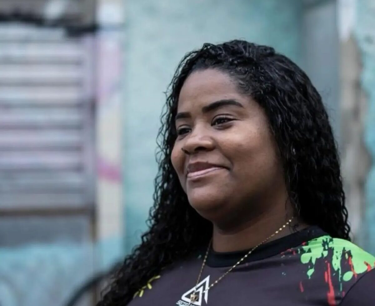 Mãe de vítima de operação policial acolhe famílias em luto na Penha