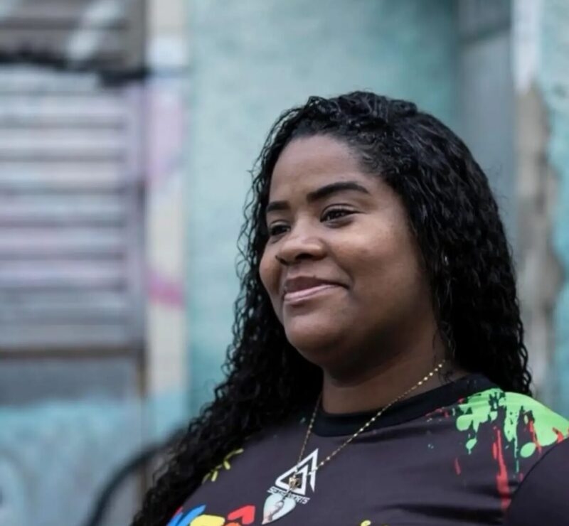 Mãe de vítima de operação policial acolhe famílias em luto na Penha