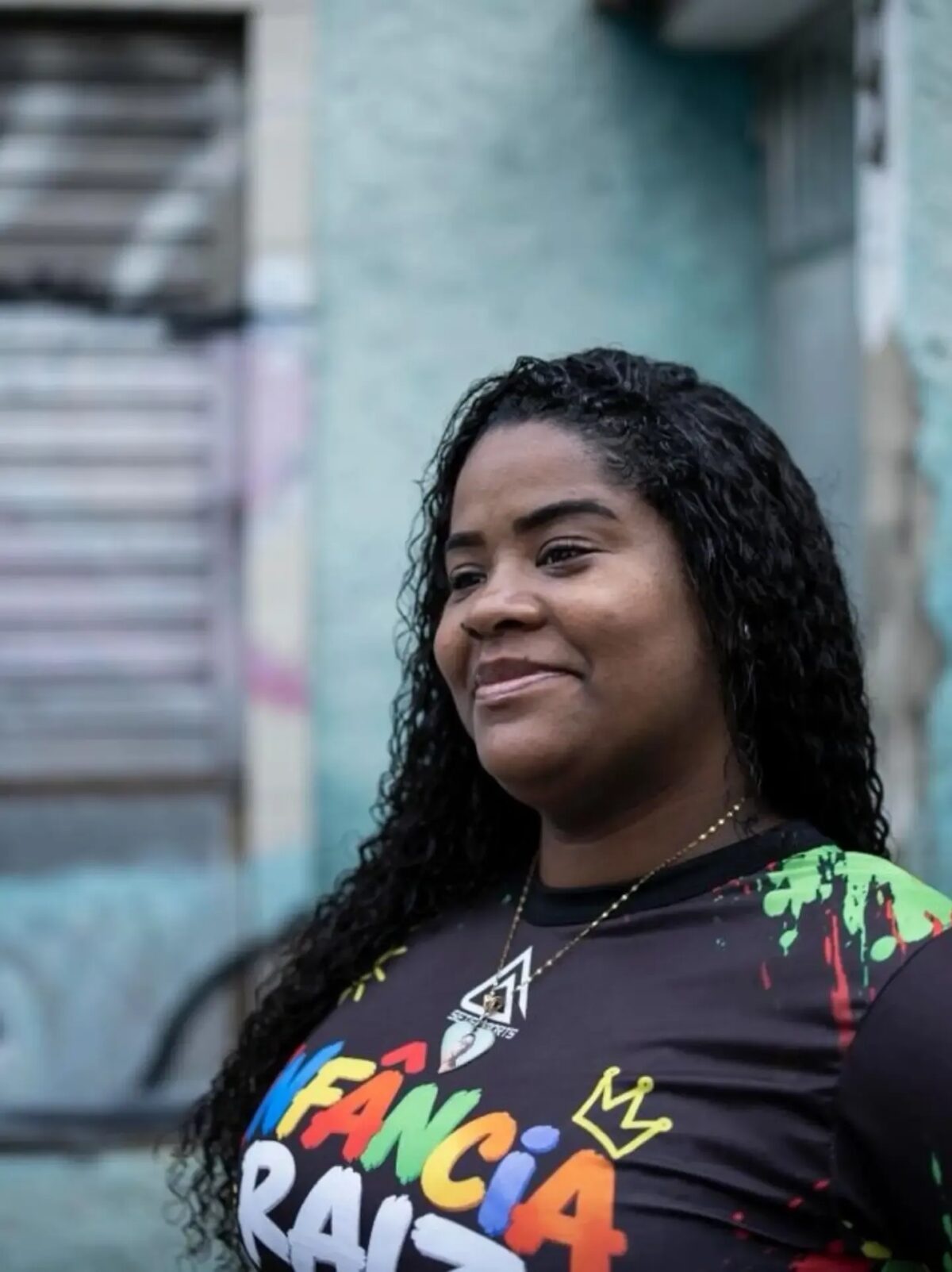 Mãe de vítima de operação policial acolhe famílias em luto na Penha